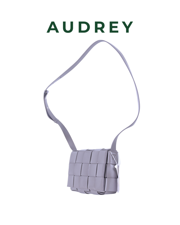 V6 AUDREY Lambskin Cassette Bag in Gray