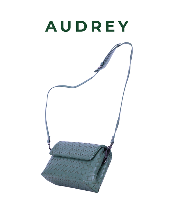 V7 AUDREY Lambskin Flap Bag in Olive