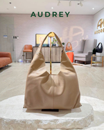 F9 AUDREY Cowhide Shoulder Bag in Etoupe