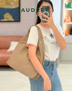 F9 AUDREY Cowhide Shoulder Bag in Etoupe