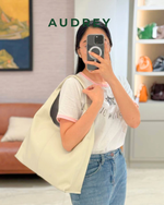 F9 AUDREY Cowhide Shoulder Bag in White