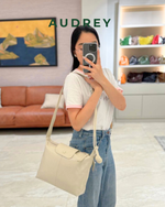 F10 AUDREY Cowhide LC Bag in White