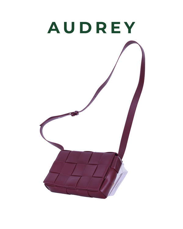 V6 AUDREY Lambskin Cassette Bag in Maroon