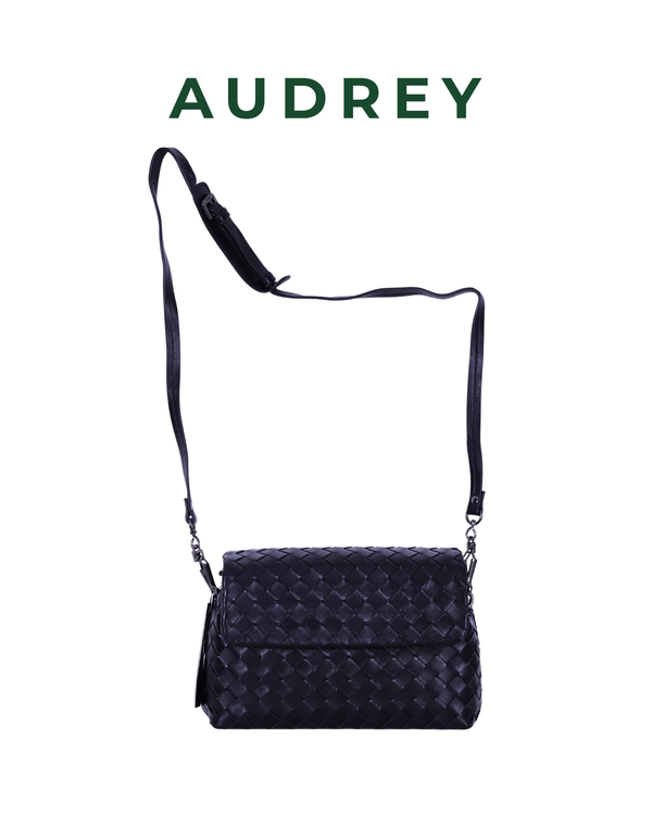 V7 AUDREY Lambskin Flap Bag in Black